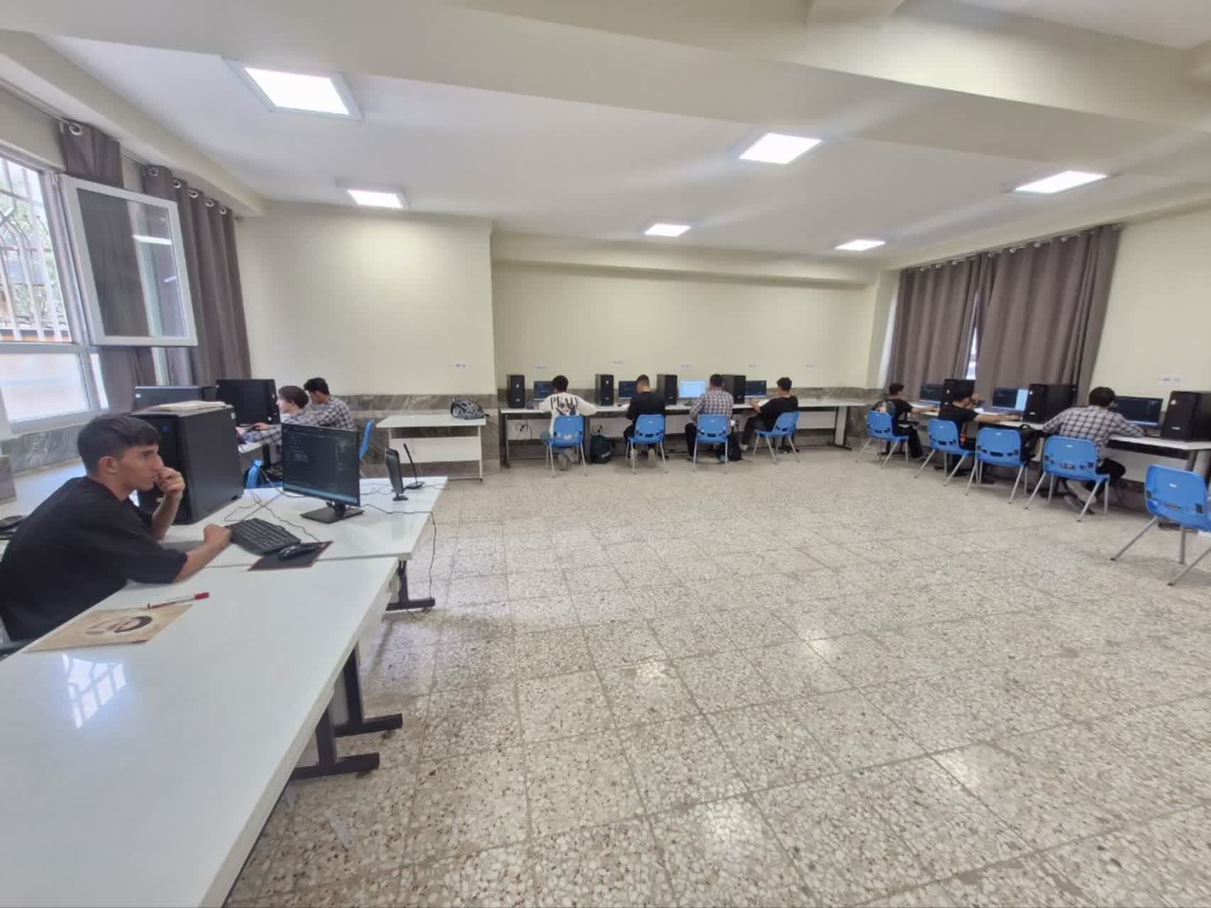رشته کامپیوتر کار در کارگاه-3